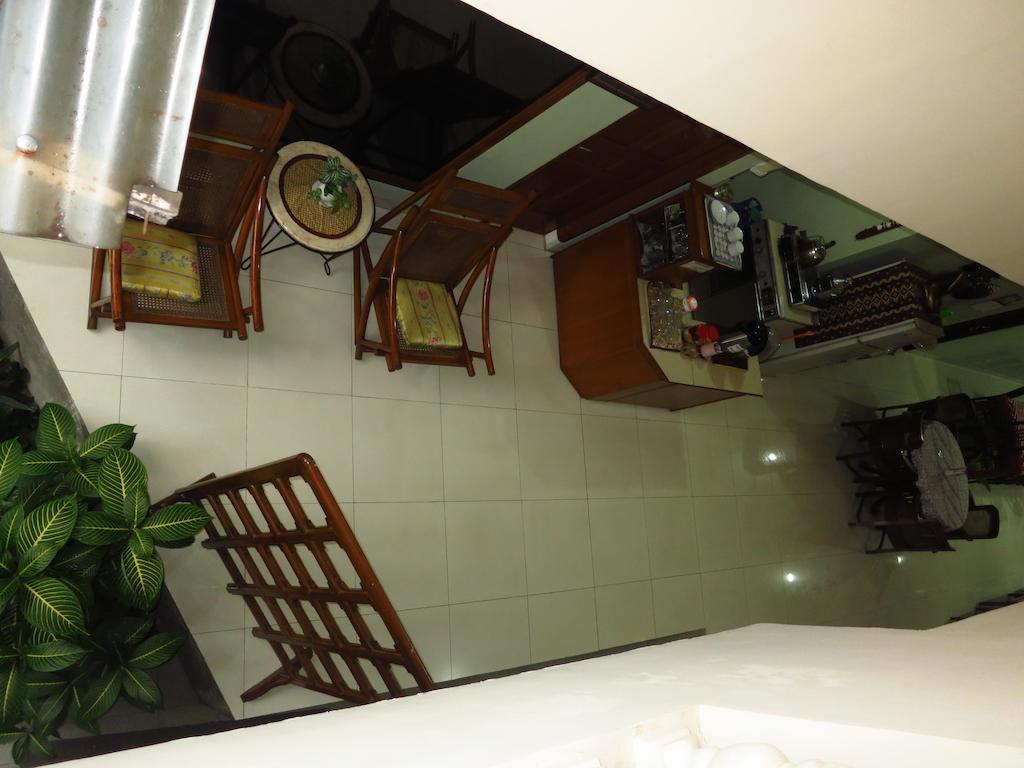 Enny'S Guest House Malang Exterior photo