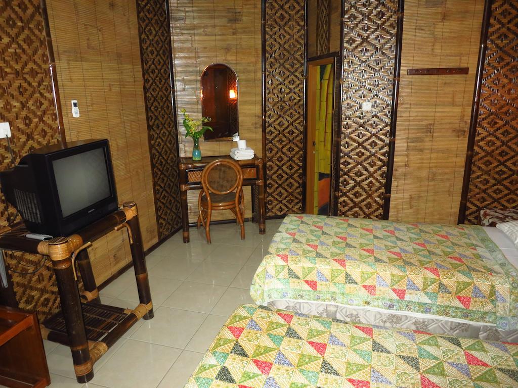 Enny'S Guest House Malang Exterior photo